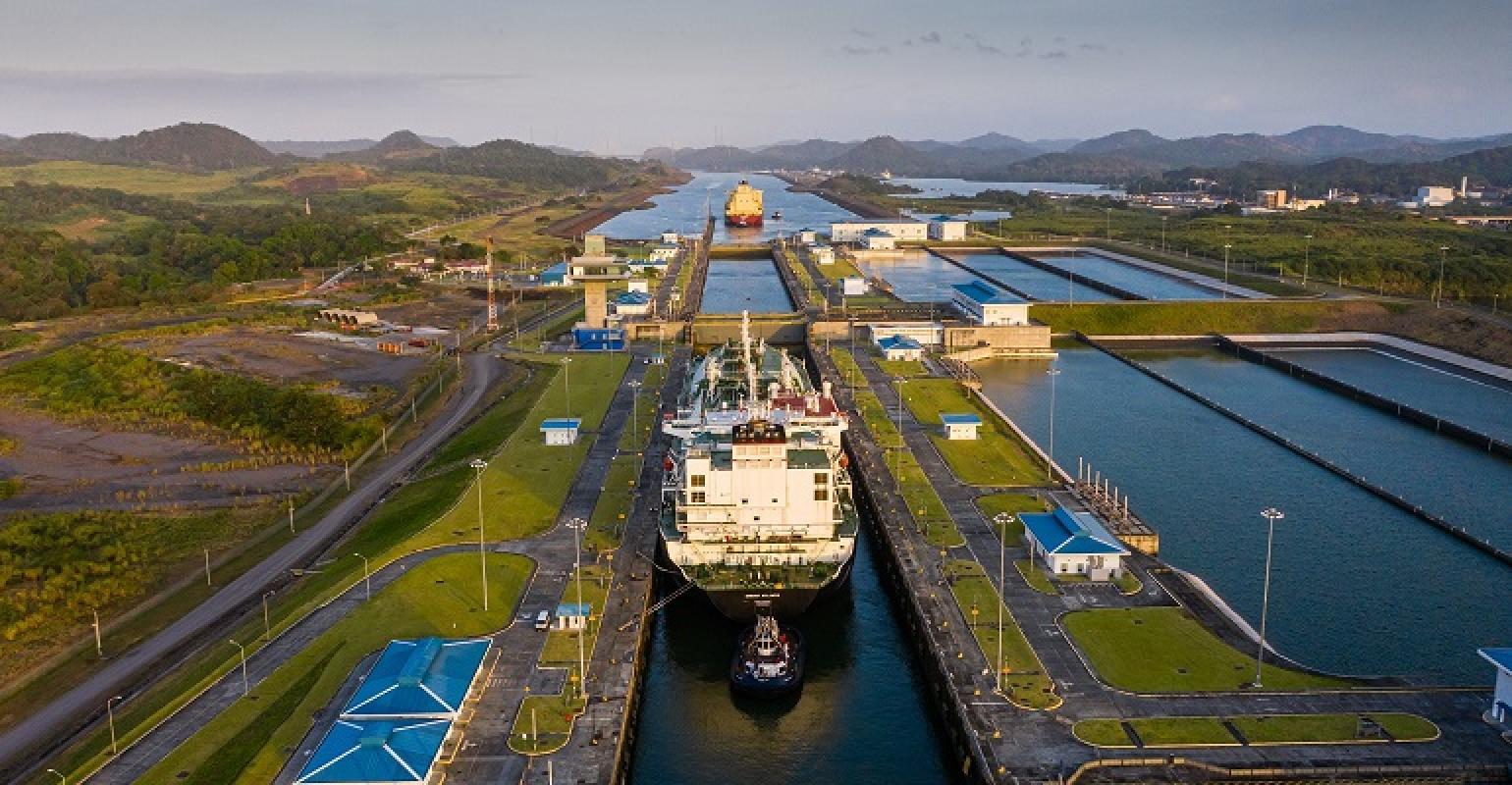 Self Photos / Files - LNG transiting the Panama Canal