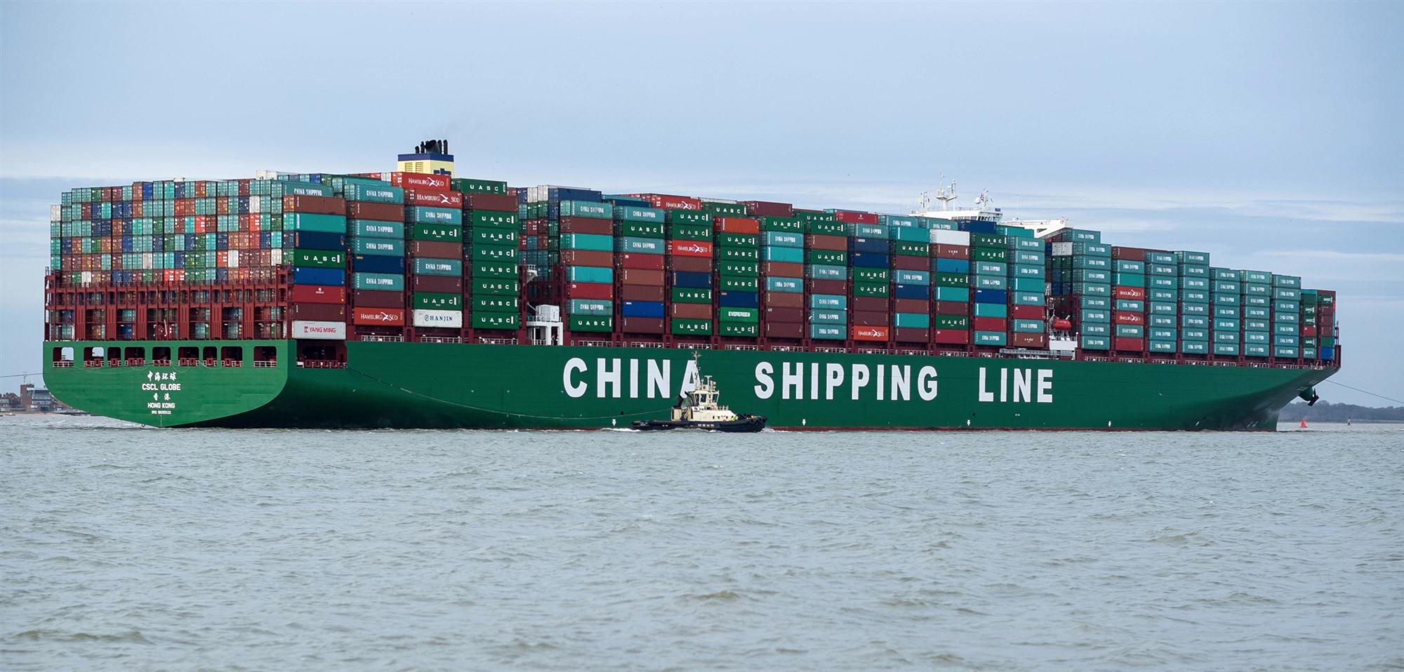 Self Photos / Files - CSCL_Globe_arriving_at_Felixstowe