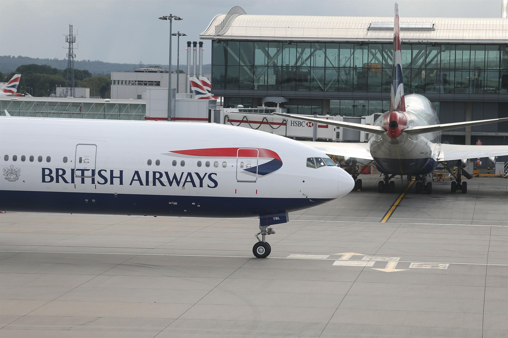 Self Photos / Files - BA 777-300