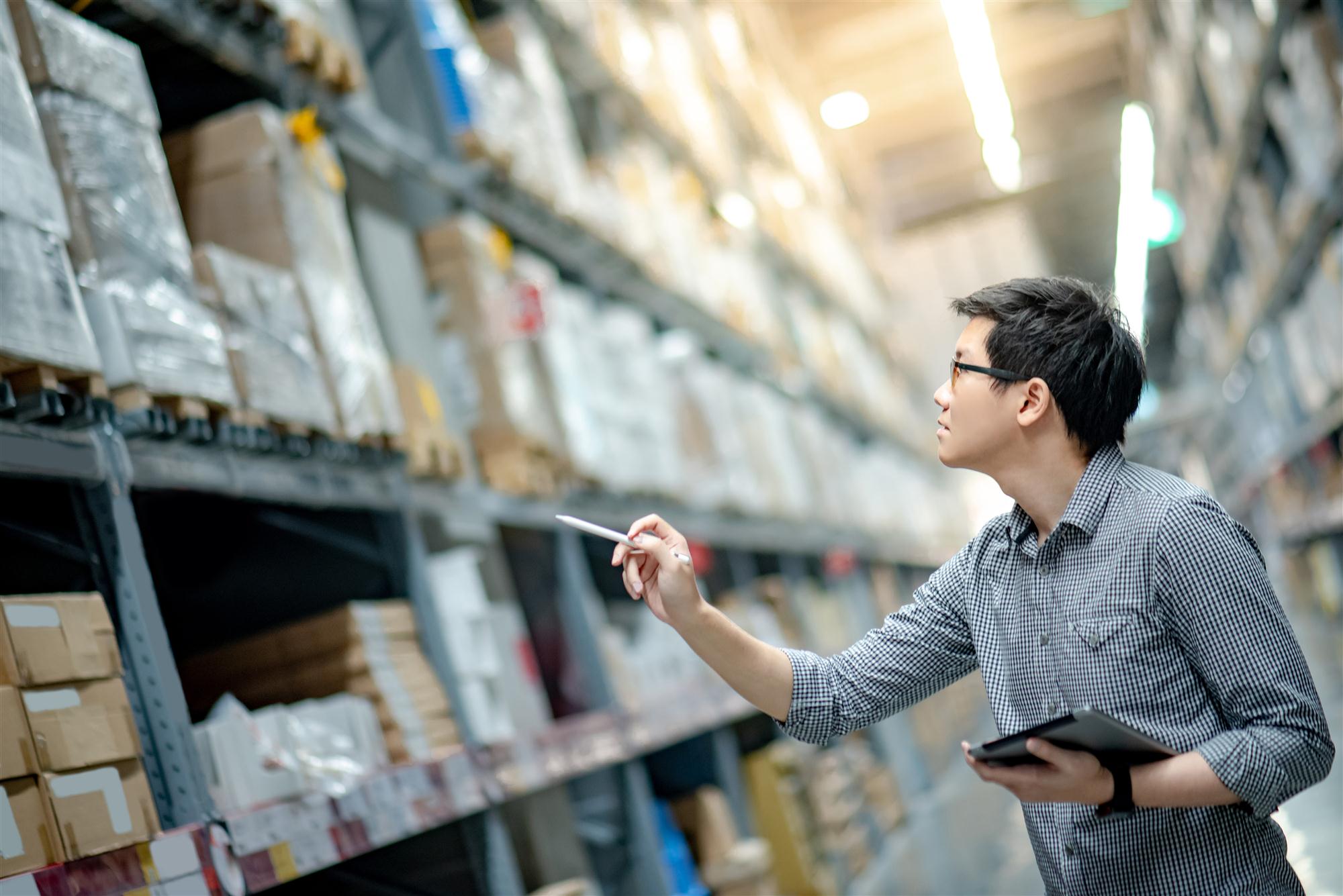Self Photos / Files - Warehouse iStock-1031295170