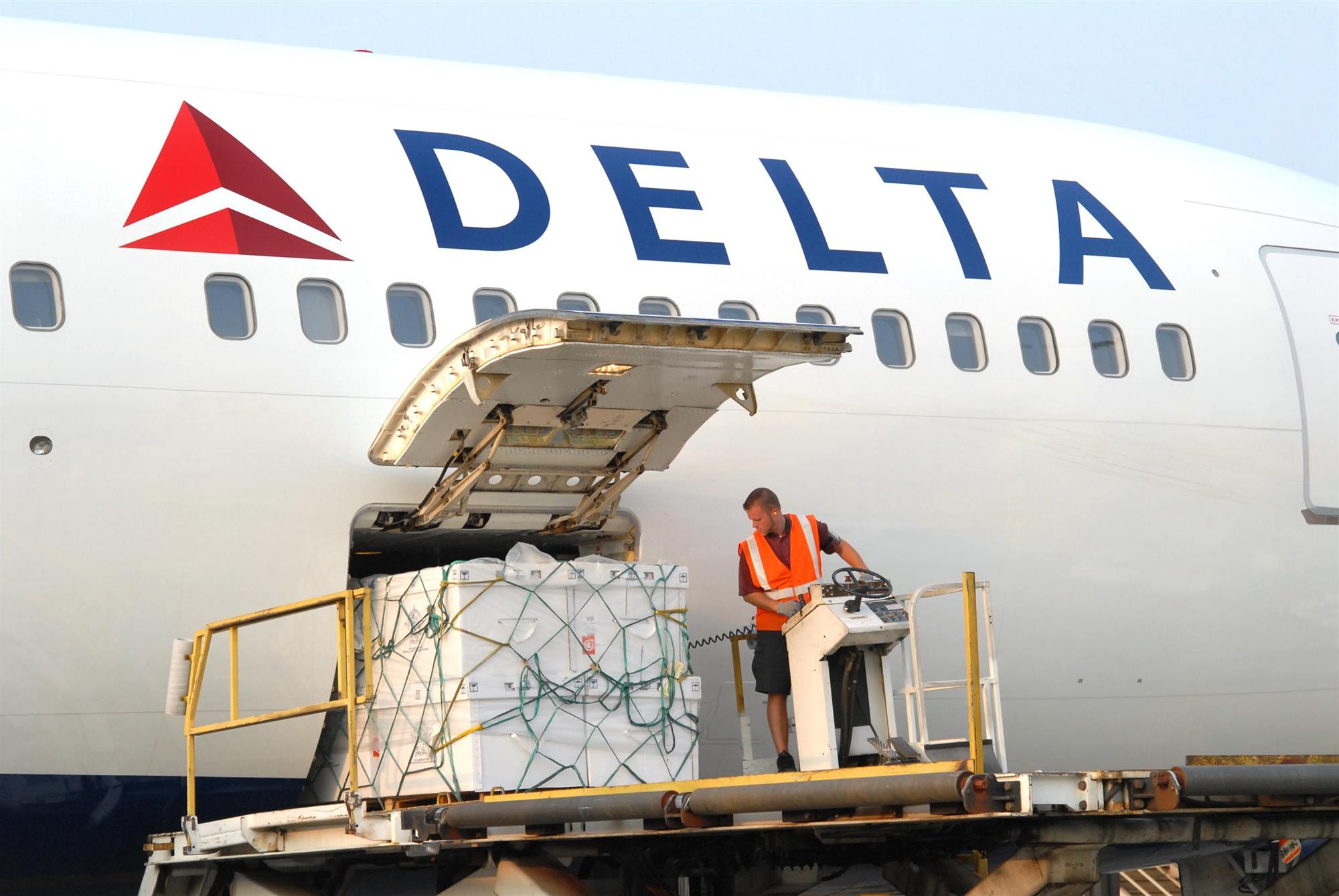 Self Photos / Files - Delta Cargo