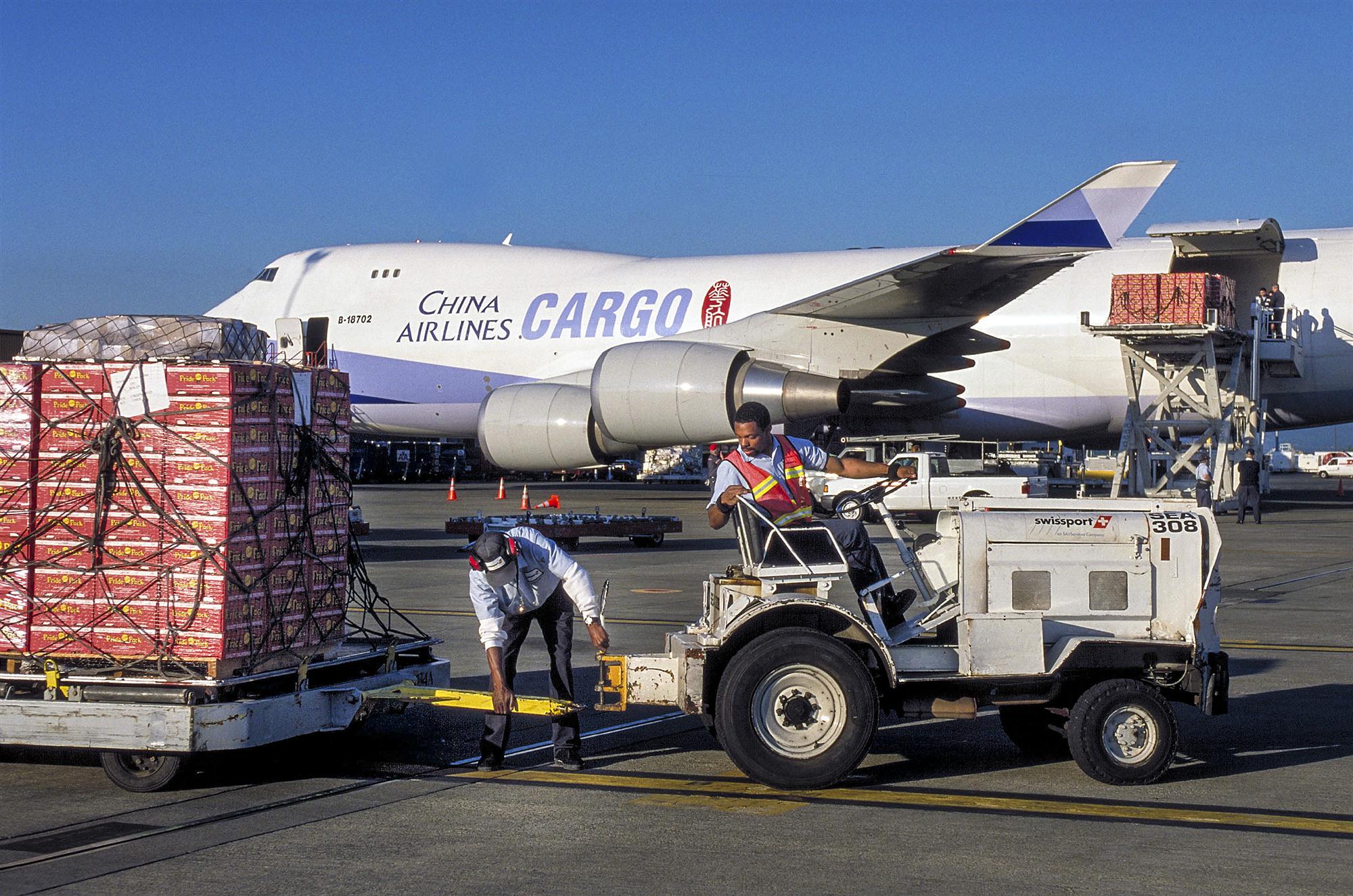 Self Photos / Files - SEATTLE Air_cargo_010606_2