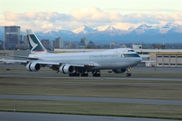CX 747 at YYC