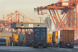 clean_trucks_110103_76 port of seattle