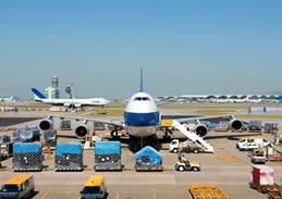 Hactl_FreighterRampHandling_lowres