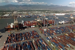 ZIM SAMMY OFER BUNKERING IN JAMAICA - credit - ZIM