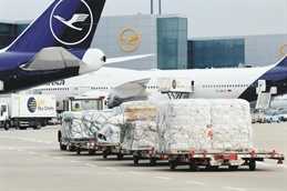 frachttransport---neue-lufthansalackierung