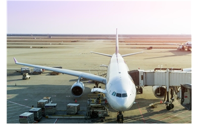 air freight loading iStock-949331766