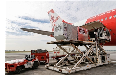 AirAsia Delivering Cargo