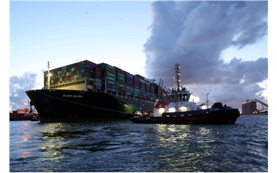 2021-07-29T050159Z_695617185_RC23UO90459K_RTRMADP_3_EGYPT-SUEZCANAL-SHIP-ROTTERDAM-scaled