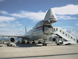 Cargolux_B747-400F by Tak