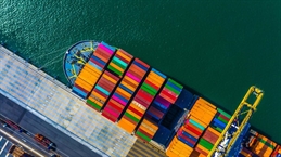 Optimized-ship discharging cargo iStock-1131702041